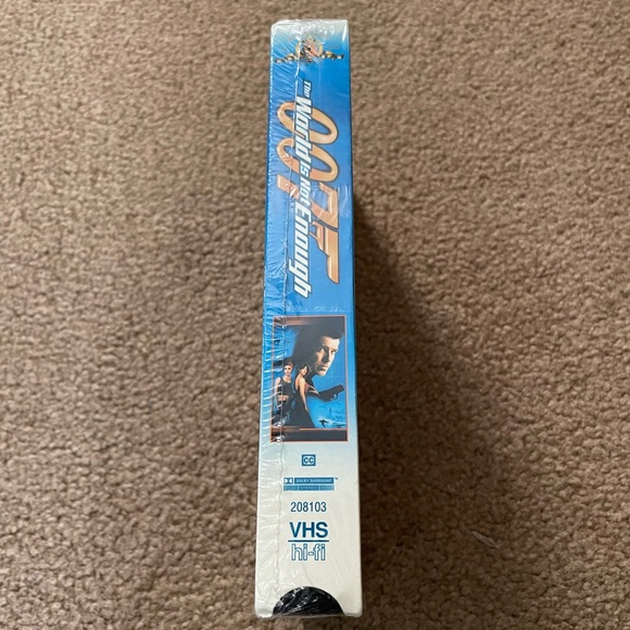 007 James Bond The World Is Not Enough (VHS 1999) NEW & SEALED (MGM WATERMARK) - Picture 5 of 7